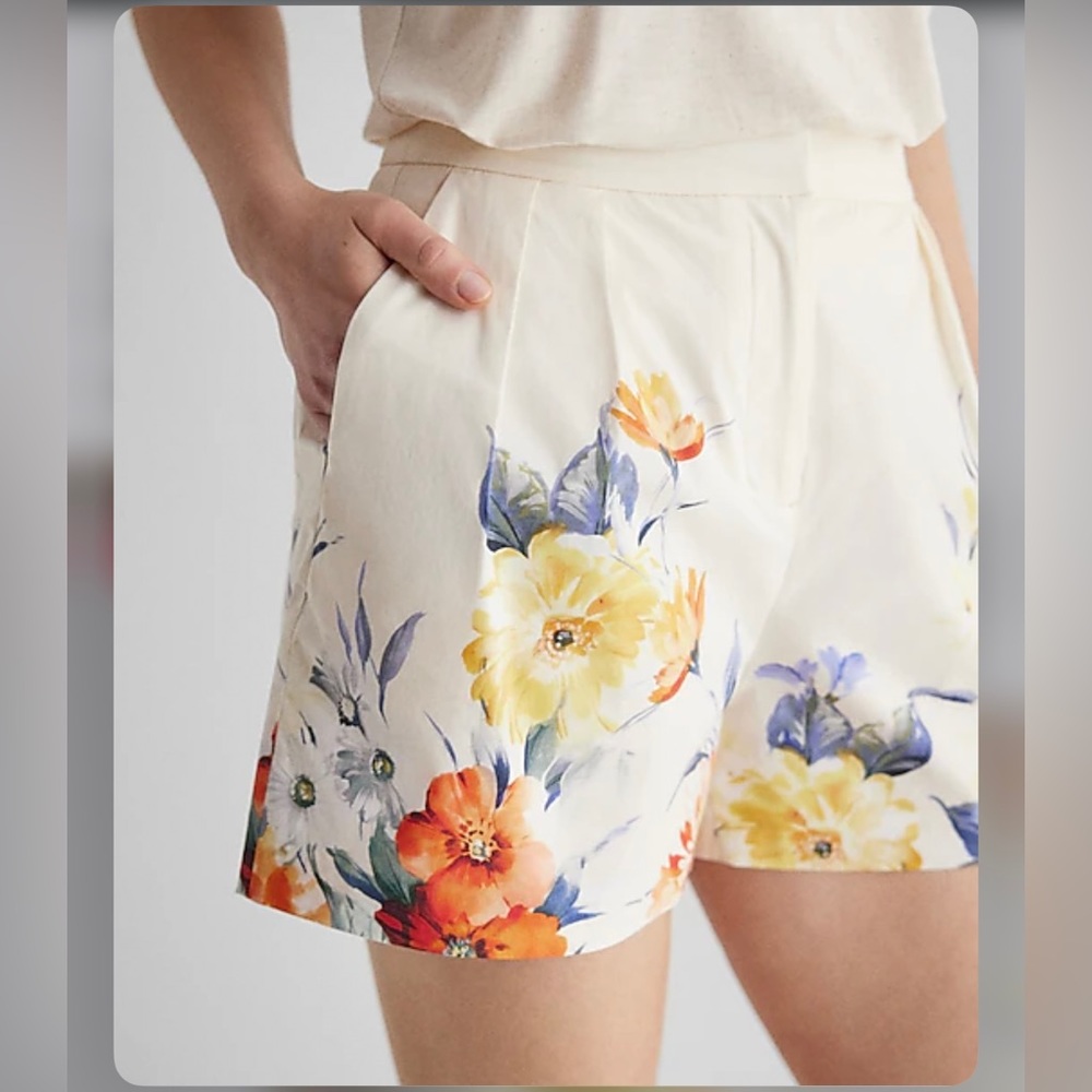 Express stylist super high waisted pleated floral shorts